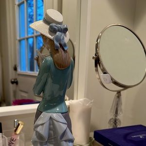 Lladró Figurine: 5000 Reading